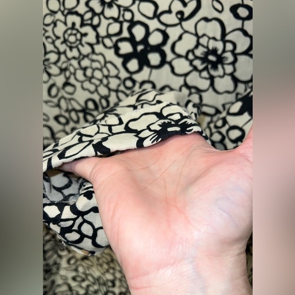 Mercer & Madison Neutral Floral Print Linen Boho Beach Lagenlook
Blouse Tunic - Picture 4 of 7